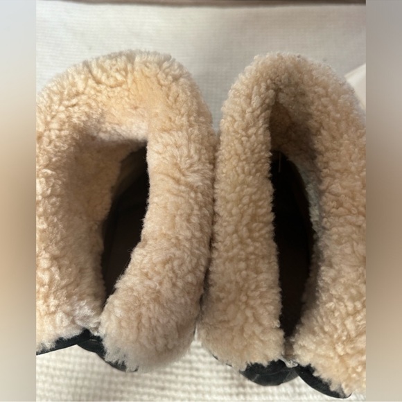 UGG Black Leather bootie, Layne, women's 8. Like new condition. - Picture 10 of 15